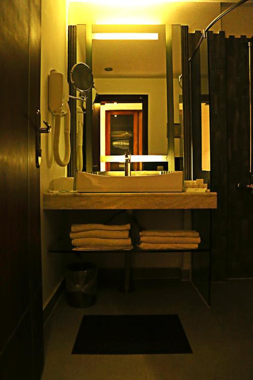 Lahore Continental Hotel Екстериор снимка